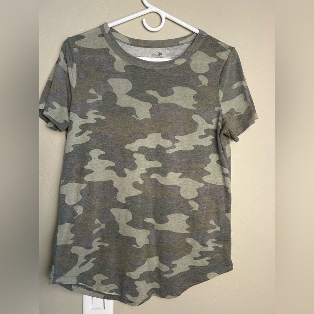 Green camo short sleeve tee